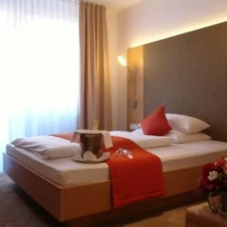 מלון Krone Niederstetten